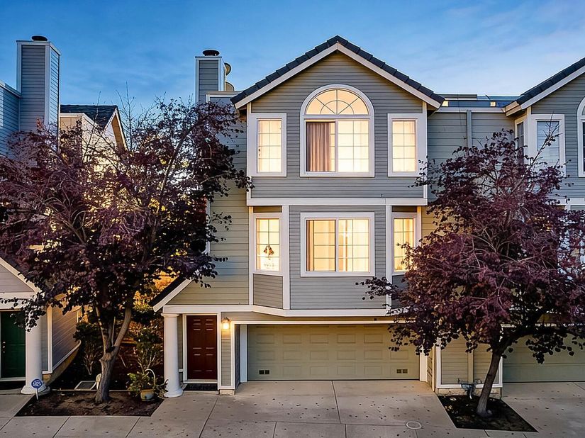 2207 Parnassus Ct, Hayward CA 94542