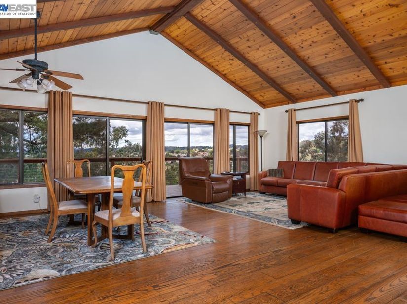 6727 Sunnyslope Ave, Castro Valley CA 94552