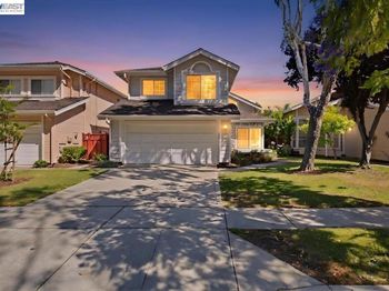 5579 Ridgewood Dr