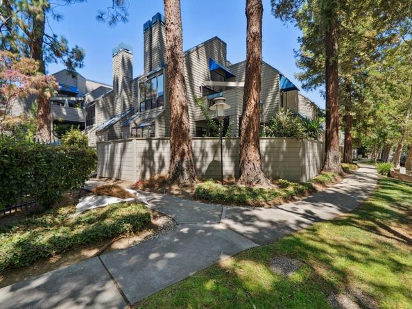 1089 Foxchase Dr, San Jose CA 95123