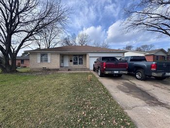 811  Manhattan Drive 