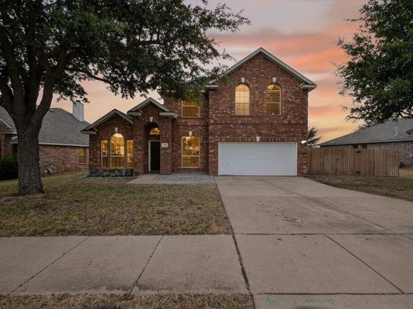 1420  Meadowlakes Drive , Azle Texas 76020