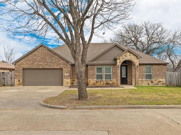 2434  Avenue A  , Grand Prairie Texas 75051