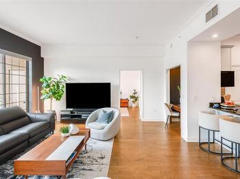 3225  Turtle Creek Boulevard 