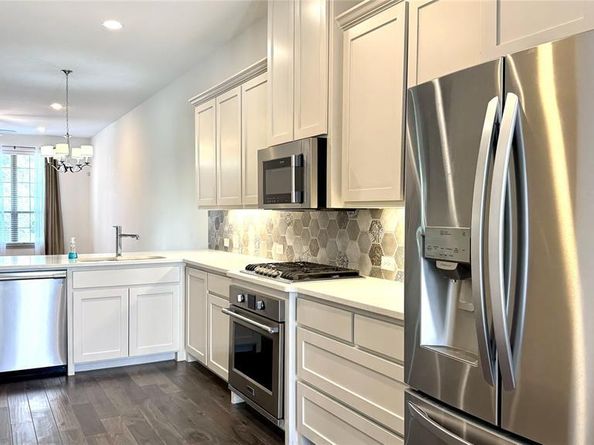 4683B  Rhett Lane , Carrollton Texas 75010