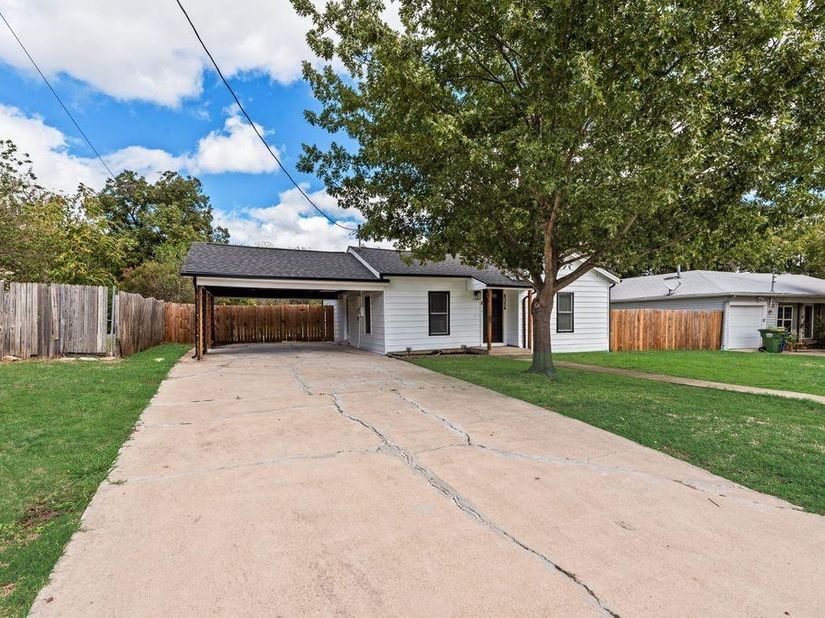 8324  Raymond Avenue , White Settlement Texas 76108
