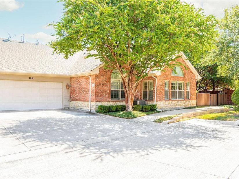 3241  Rosemeade Drive  2010, Fort Worth Texas 76116