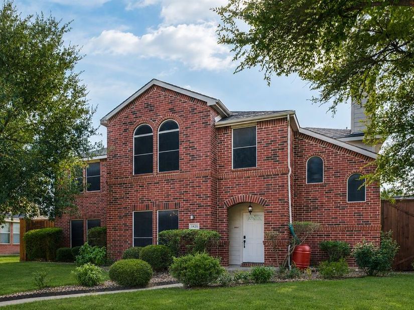 1421  Logan Drive , Lancaster Texas 75146
