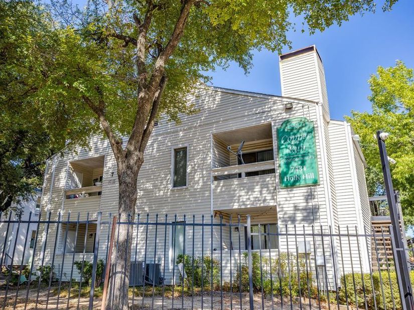 7431  Holly Hill   101, Dallas Texas 75231