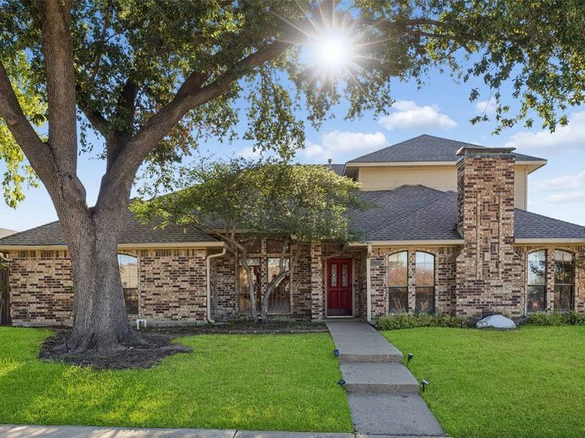 2924  Cambridgeshire Drive , Carrollton Texas 75007