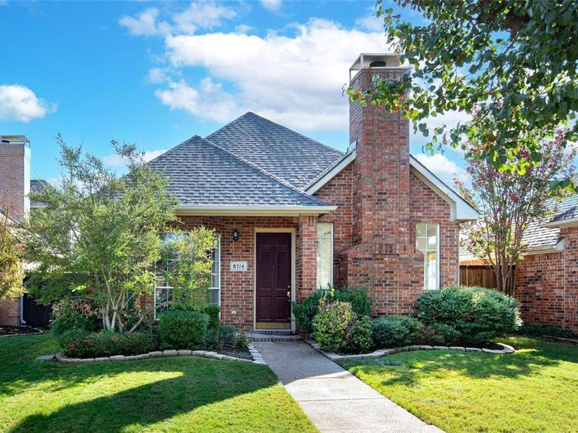 8714  Falls Road , Irving Texas 75063