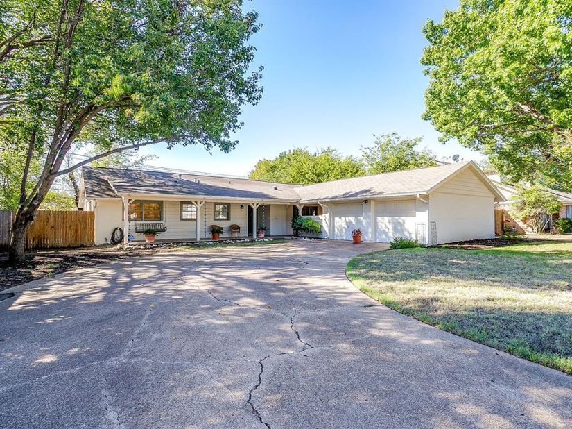 4621  Fawn Drive , Fort Worth Texas 76132