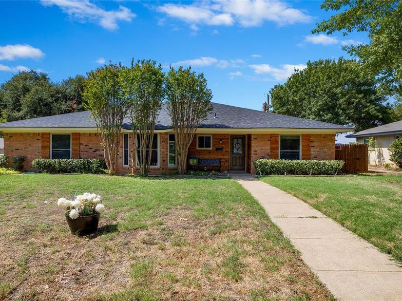 2004  Ford Street , Arlington Texas 76013