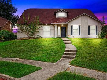 2911  Creekside Court 