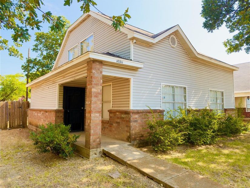 10311  Budtime Lane , Dallas Texas 75217