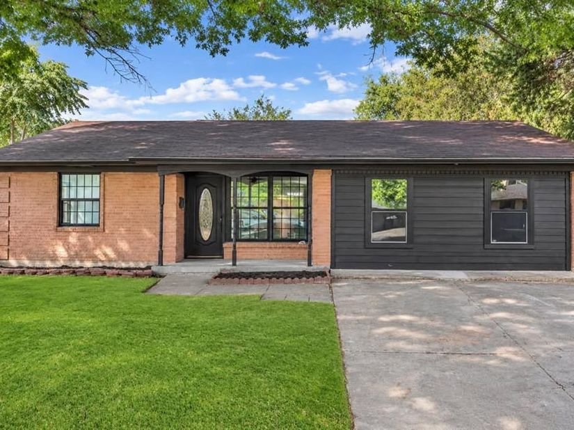 7207  Greenspan Avenue , Dallas Texas 75232