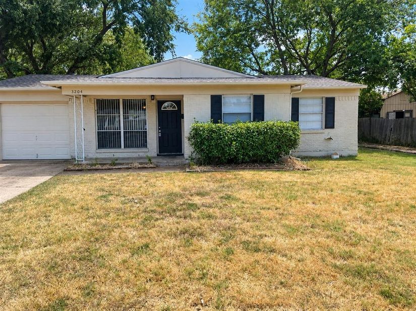 3204  Caribbean Drive , Mesquite Texas 75150