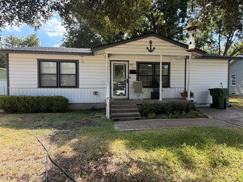 1324  Dale Drive , Garland Texas 75041