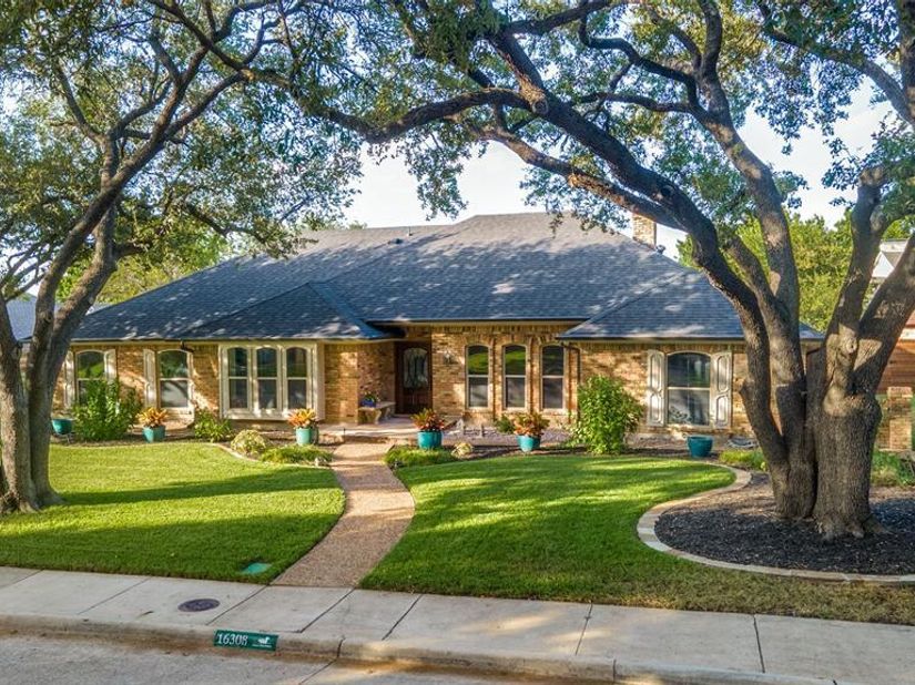16308  Fallkirk Drive , Dallas Texas 75248