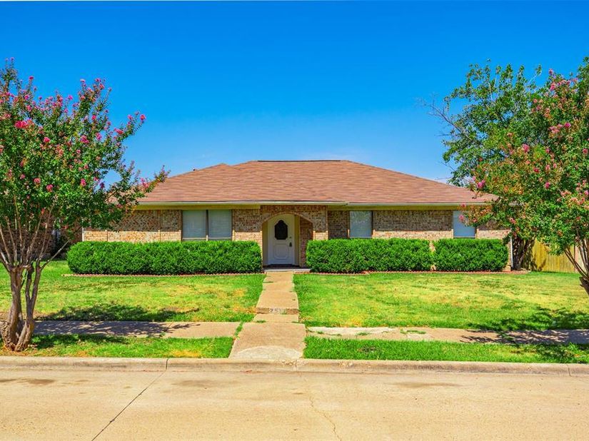 2517  Trenton Drive , Mesquite Texas 75150