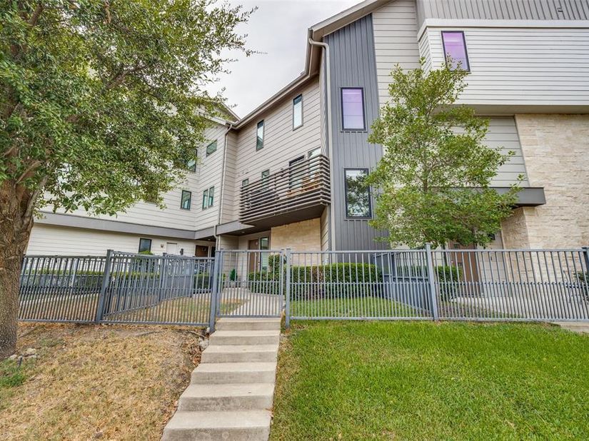 6100  Hudson Street  2, Dallas Texas 75206