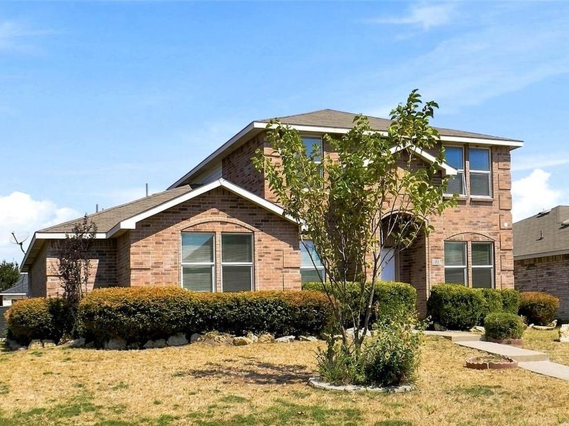 1027  Graystone Drive , Lancaster Texas 75134