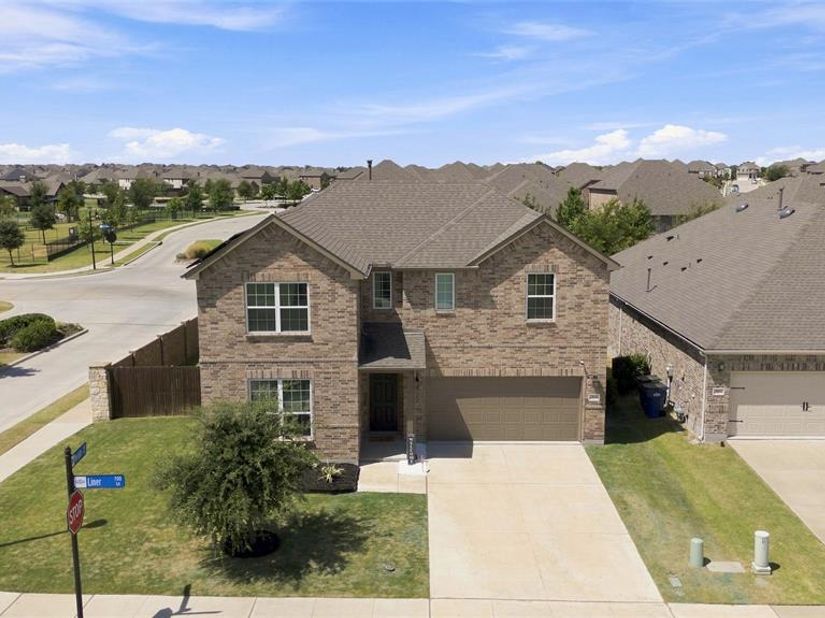 703  Liner Lane , Fate Texas 75087