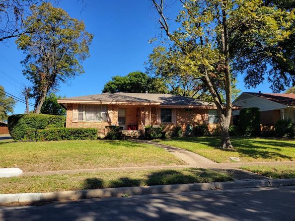 1239  Misty Glen Lane , Dallas Texas 75232