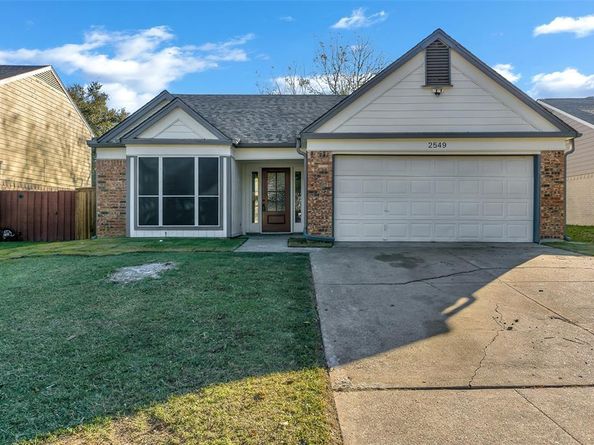 2549  Creekwood Lane , Fort Worth Texas 76123