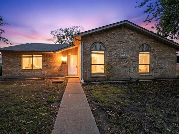 2107  Rockwood Drive , Carrollton Texas 75007