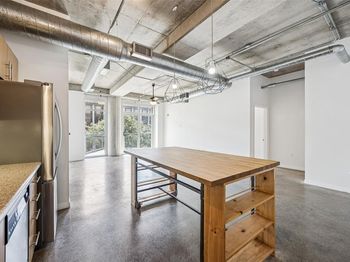 1001  Belleview Street 