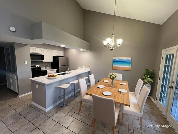 5750  Phoenix Drive  24, Dallas Texas 75231