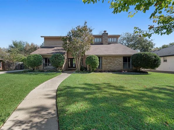2203  Southcrest Drive , Arlington Texas 76013