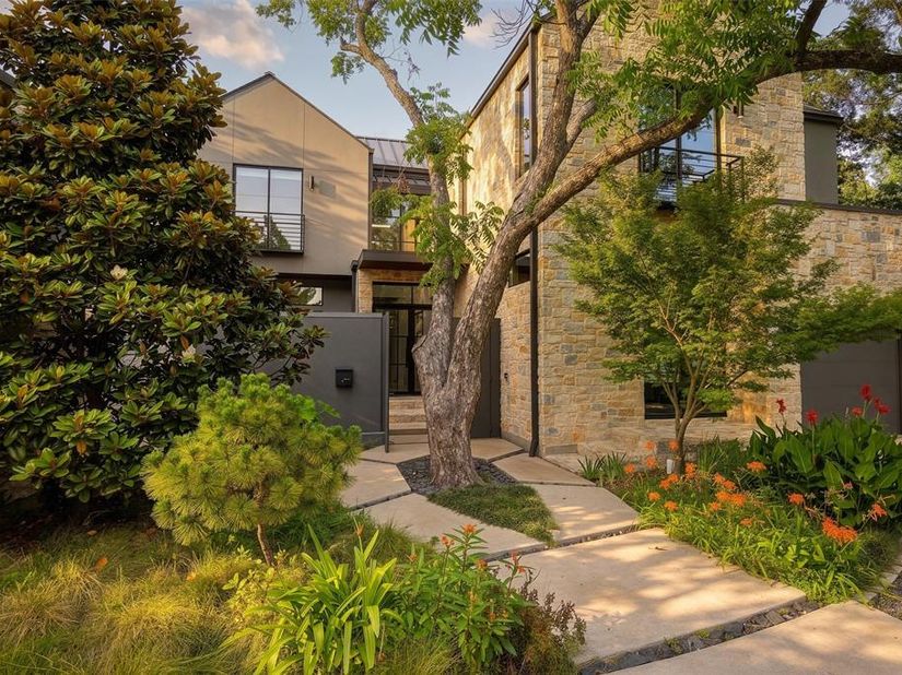 4323  Middleton Road , Dallas Texas 75229