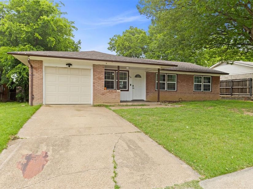 434 W Phillips Court , Grand Prairie Texas 75051