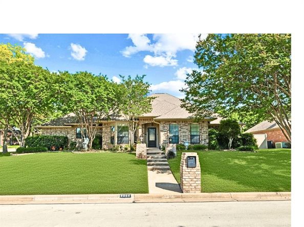 6004  Lakehurst Drive , Arlington Texas 76016