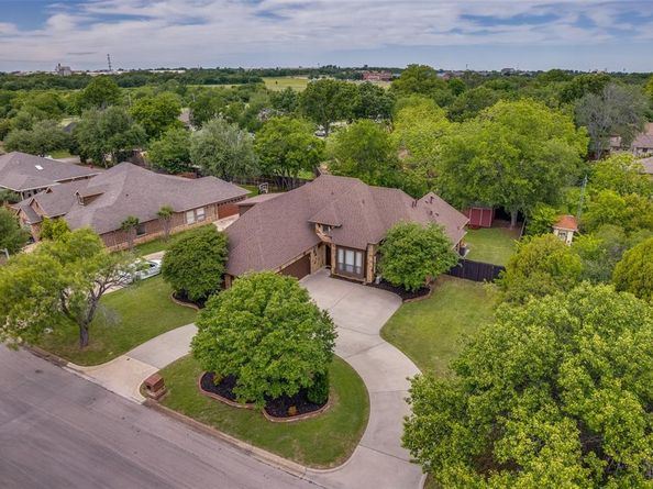809  Longridge Drive , Denton Texas 76205