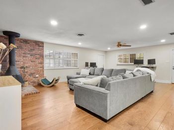 2233  Goldenrod Avenue 