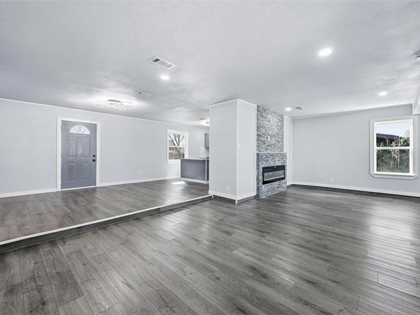 3922  Rainier Street , Irving Texas 75062