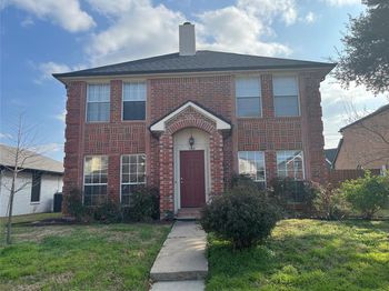 1005  Lake Bluff Drive 