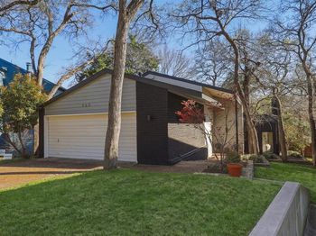 965  Easton Place 