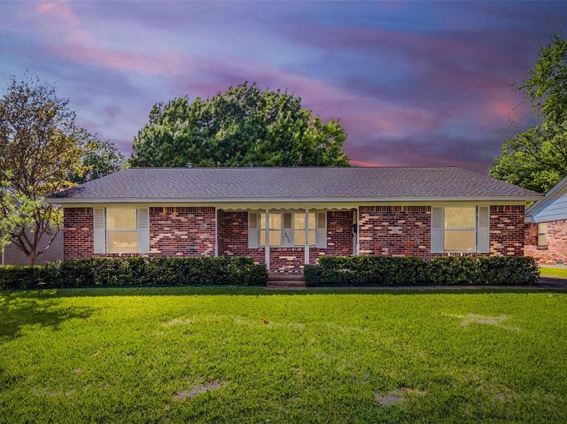 9935  Chippendale Drive , Dallas Texas 75238