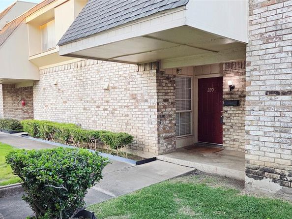 220  Village North Drive , Richardson Texas 75081