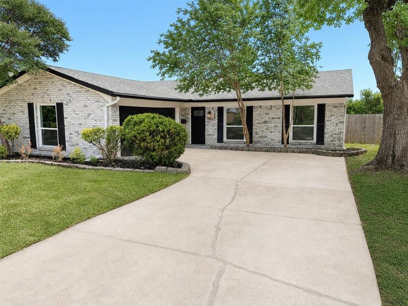 1006  Heritage Drive , Garland Texas 75043