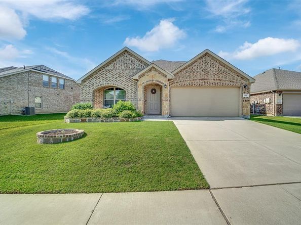 702  Pearl Way , Arlington Texas 76002