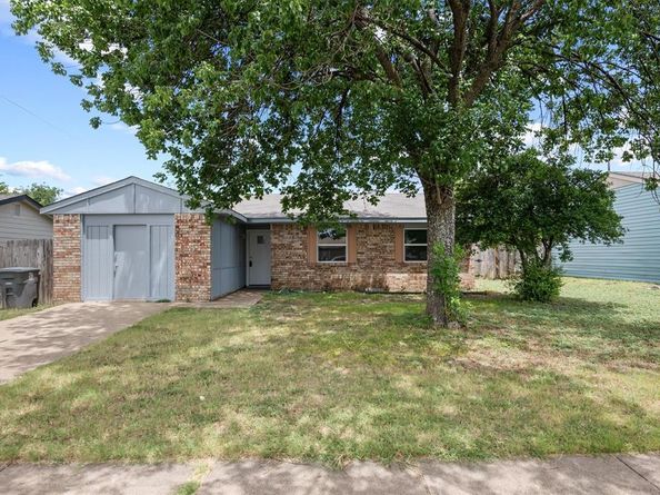4715  Needle Leaf Lane , Dallas Texas 75236