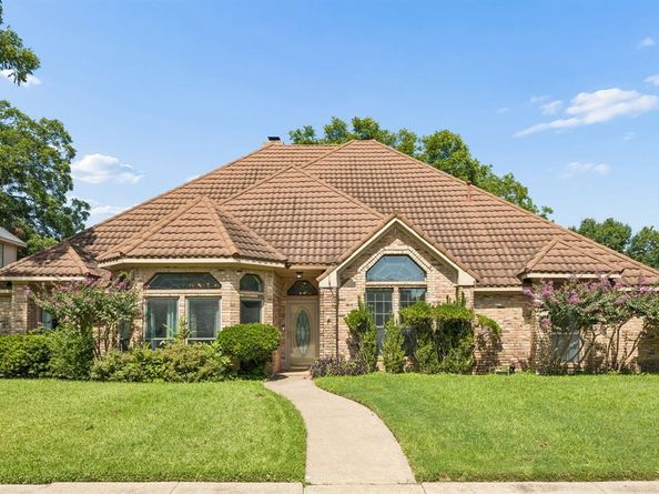 1913  Pecan Ridge Drive , Rowlett Texas 75088