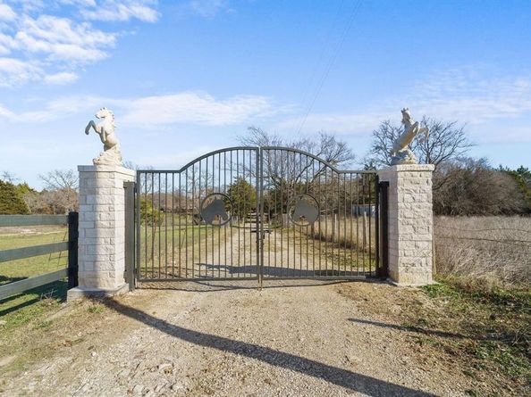1006 S Clark Road , Cedar Hill Texas 75104