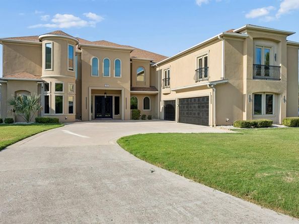 1032  Bentwater Parkway , Grand Prairie Texas 75104