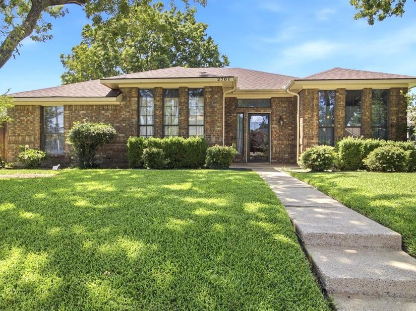 2701  Beau Drive , Mesquite Texas 75181